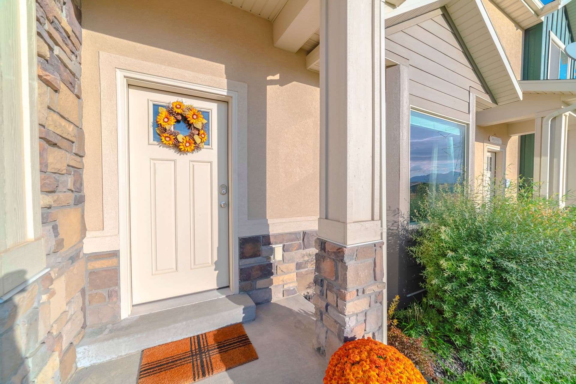 expertly-installed-replacement-doors-oak-ridge-RJW-Exteriors